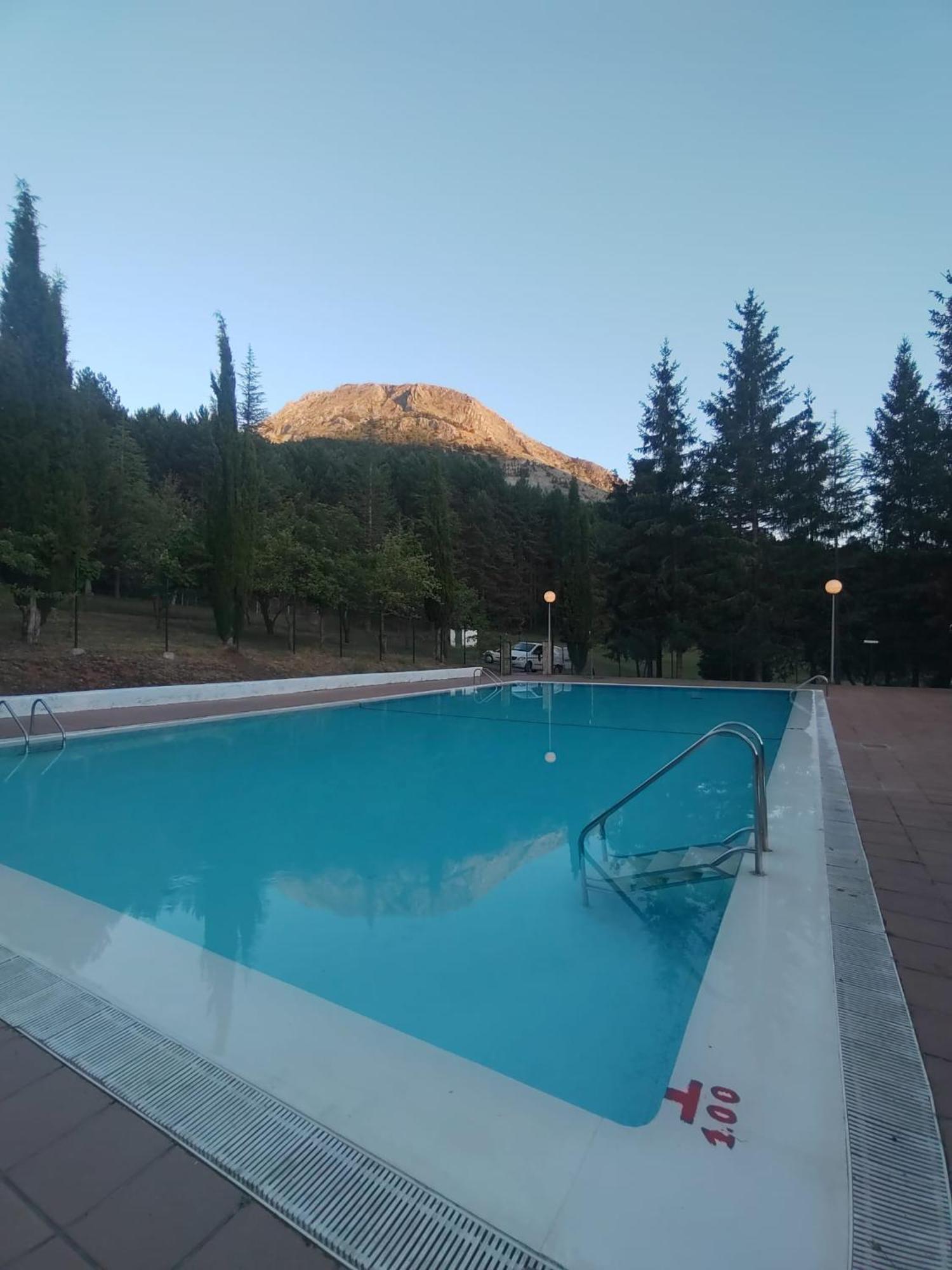 Kyomu Resort Hostel Velilla del Rio Carrion エクステリア 写真