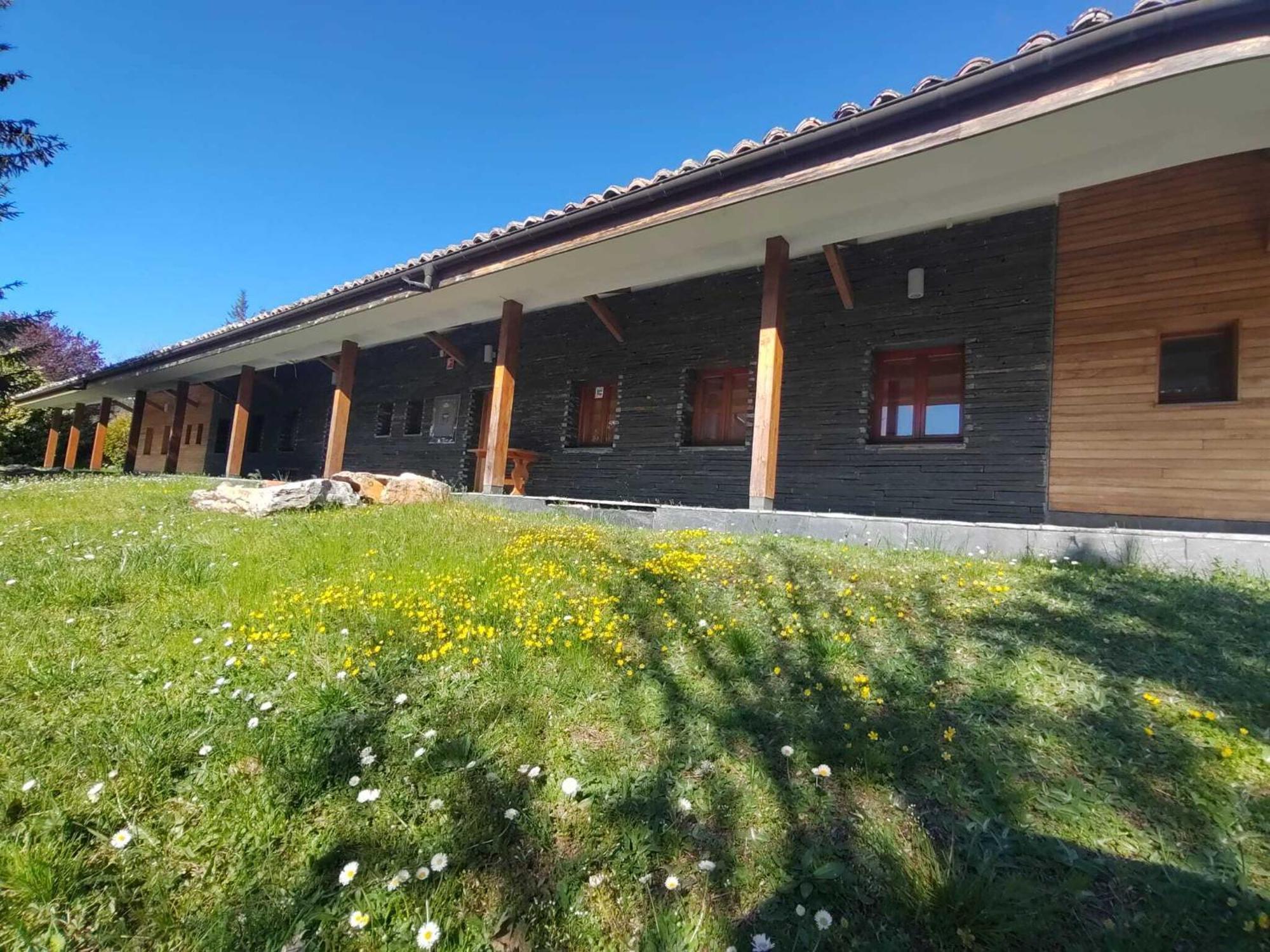 Kyomu Resort Hostel Velilla del Rio Carrion エクステリア 写真
